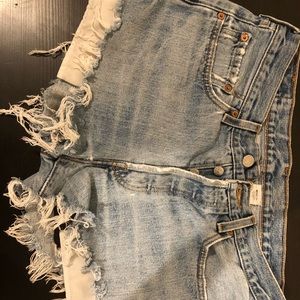 Levi’s Cutoff Jean Shorts